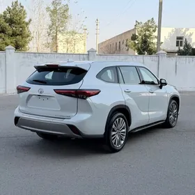 Toyota Highlander 2022