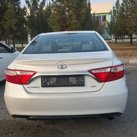 Toyota Camry 2015