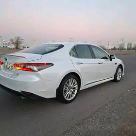 Toyota Camry Hybrid 2020