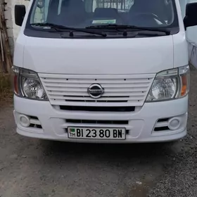 Nissan Urvan 2009