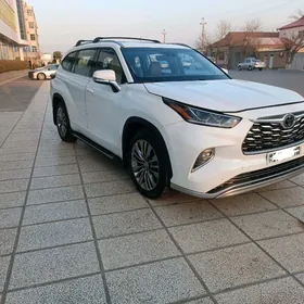 Toyota Highlander 2021
