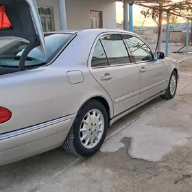 Mercedes-Benz E-Class 1999