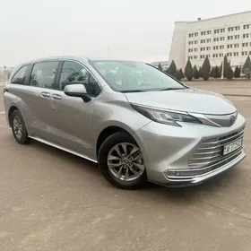 Toyota Sienna 2021