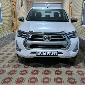Toyota Hilux 2023