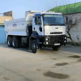 Ford Cargo 3535D 2014