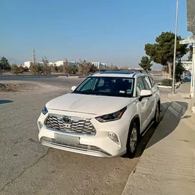 Toyota Highlander 2021