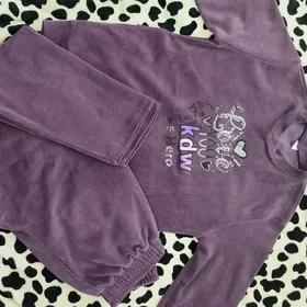 Женский спортивный костюм