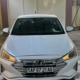 Hyundai Elantra 2020