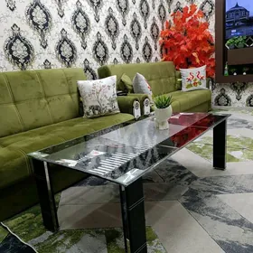 стеклянный стол