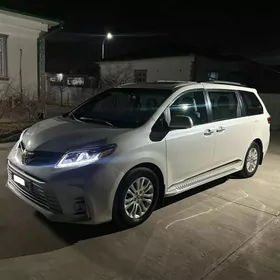 Toyota Sienna 2017