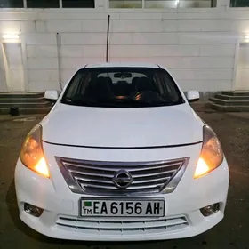 Nissan Versa 2012