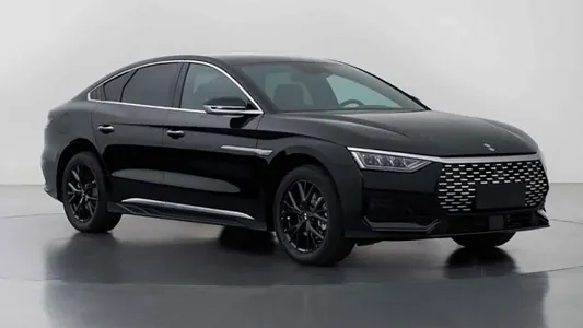 BYD выводит на рынок новый бренд Linghui для такси и корпоративных парков