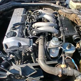 Mersdes mator dizal 4 siliner