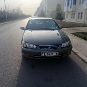 Toyota Camry 2000
