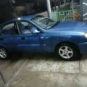 Daewoo Lanos 1998