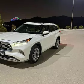 Toyota Highlander 2021