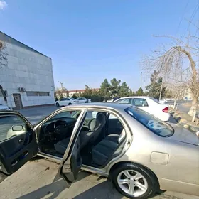 Nissan Bluebird 1996