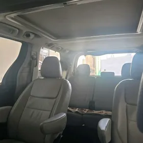 Toyota Sienna 2019
