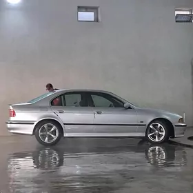 BMW E39 2000
