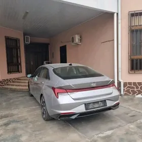 Hyundai Elantra 2022