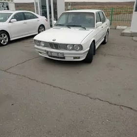 BMW 525 1985