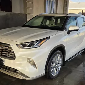 Toyota Highlander 2021