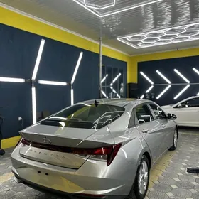 Hyundai Elantra 2022