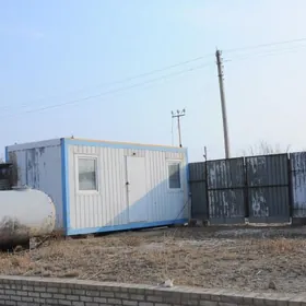 Bazaryn yanyndaky dacada yer