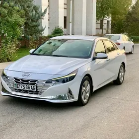 Hyundai Elantra 2022