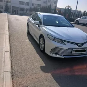 Toyota Camry 2022
