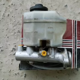 Тойота Камри главный  слиндр