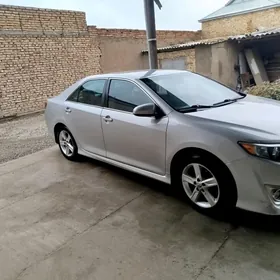 Toyota Camry 2014