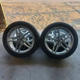 21 LIK Mercedes Benz