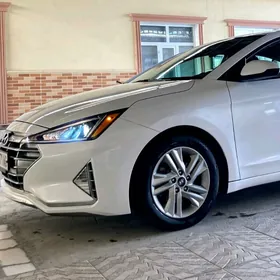 Hyundai Elantra 2020