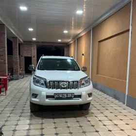 Toyota Land Cruiser Prado 2012