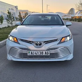 Toyota Camry 2018