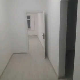 Aeroport yolda 40 dom