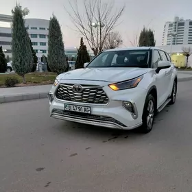 Toyota Highlander 2022