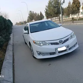Toyota Camry 2014