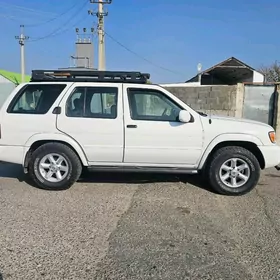 Nissan Pathfinder 2004