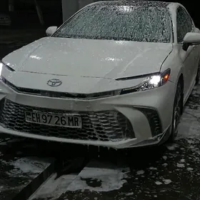 Toyota Camry Hybrid 2025