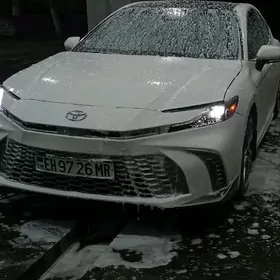 Toyota Camry Hybrid 2025