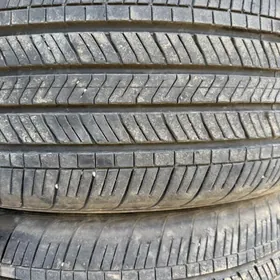 GOOD/YEAR 235/55/20