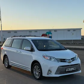 Toyota Sienna 2018