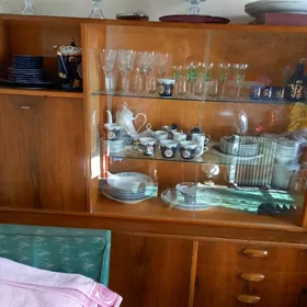 сервант,буфет стол