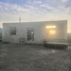 Satlyk jaý     çeleken