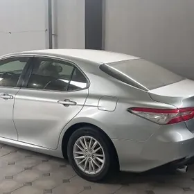 Toyota Camry 2020