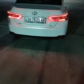 Toyota Camry 2019