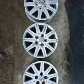 Disks grant 15 Toyota morda