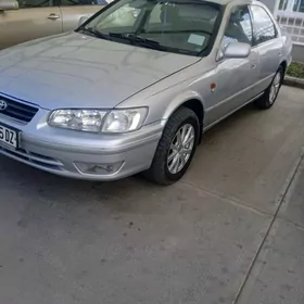 Toyota Camry 2001